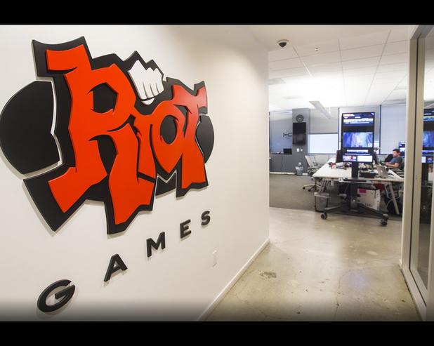 Вечеринки, совещания в джакузи и Стив Джобс.</p>
<p>История становления Atari